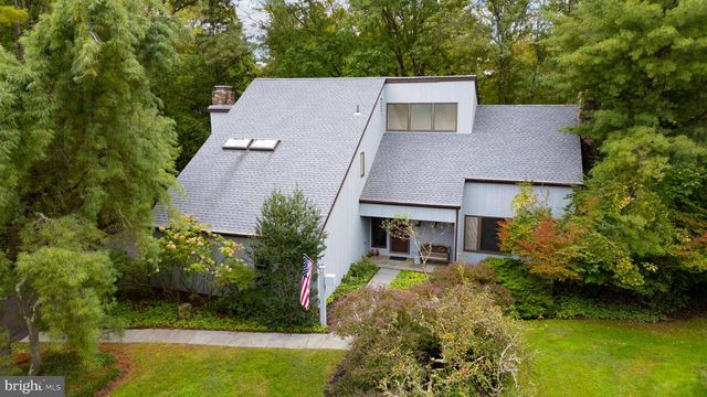 2 FOX POND, Spring House, PA 19477
