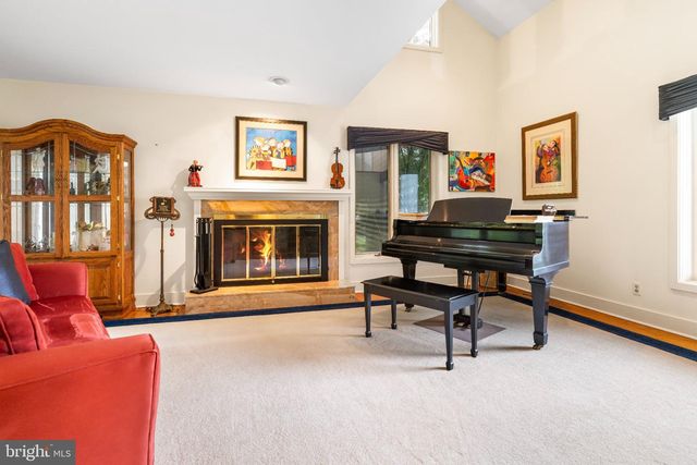2 FOX POND, Spring House, PA 19477