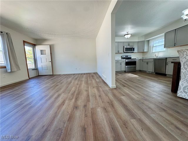 4011 Shanabruck Avenue NW, Canton, OH 44709