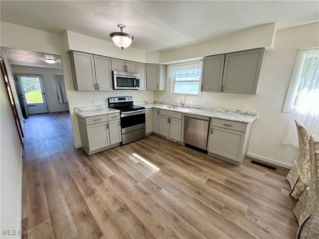 4011 Shanabruck Avenue NW, Canton, OH 44709