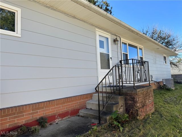 4011 Shanabruck Avenue NW, Canton, OH 44709