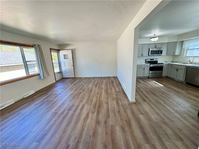 4011 Shanabruck Avenue NW, Canton, OH 44709