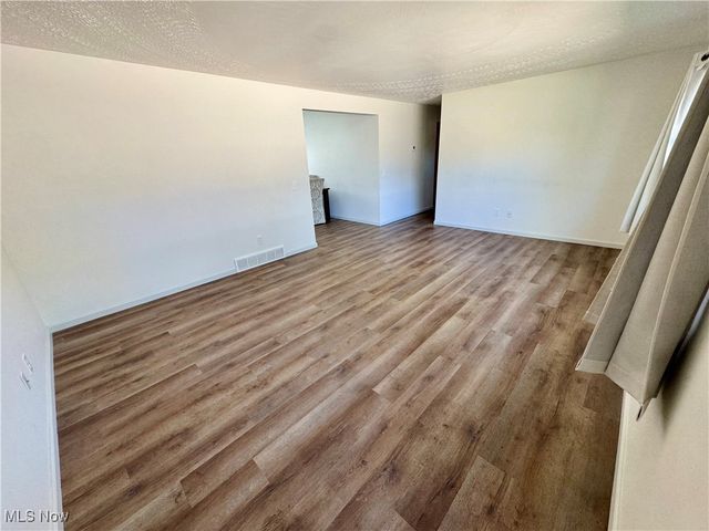 4011 Shanabruck Avenue NW, Canton, OH 44709