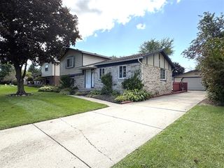 19324 Todd Drive, Clinton Township, MI 48038