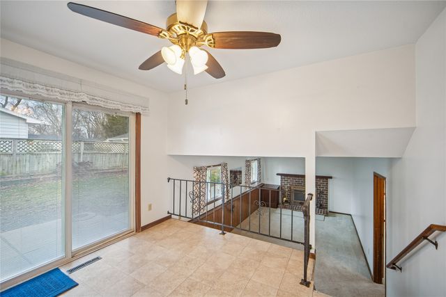 4102 E 25th Street, Des Moines, IA 50317