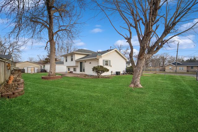 4102 E 25th Street, Des Moines, IA 50317