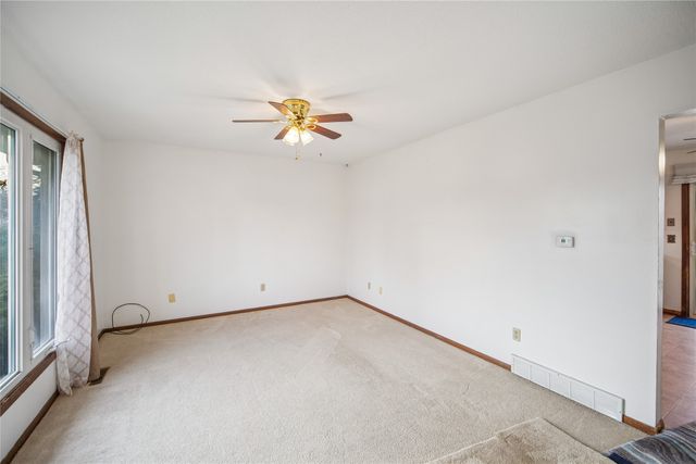 4102 E 25th Street, Des Moines, IA 50317