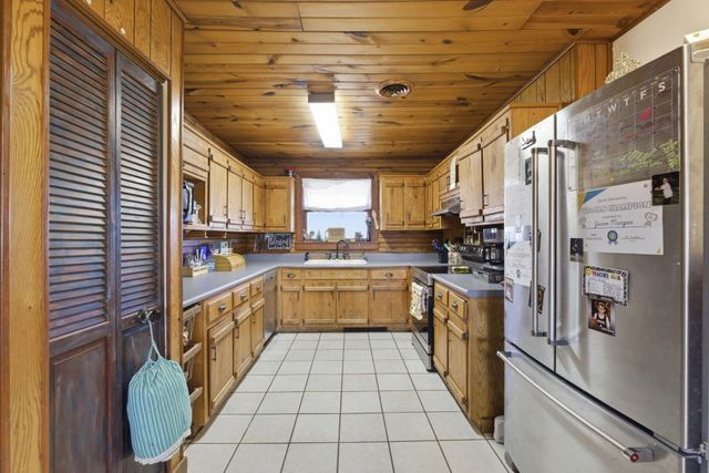 206 Plum Street, Sparta, MO 65753