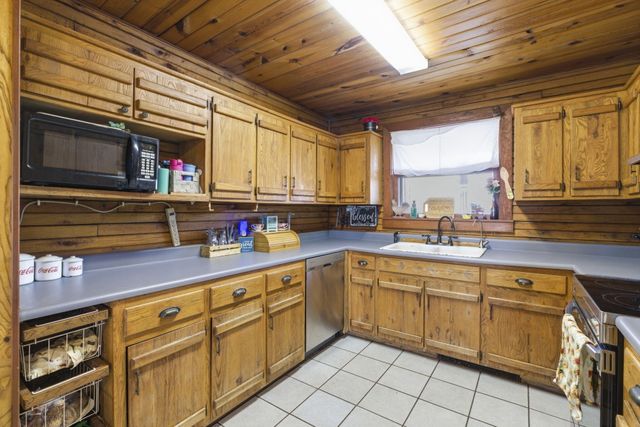 206 Plum Street, Sparta, MO 65753