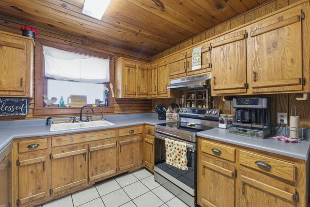 206 Plum Street, Sparta, MO 65753