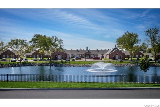 75 Circle Drive 92-206, Central Islip, NY 11722