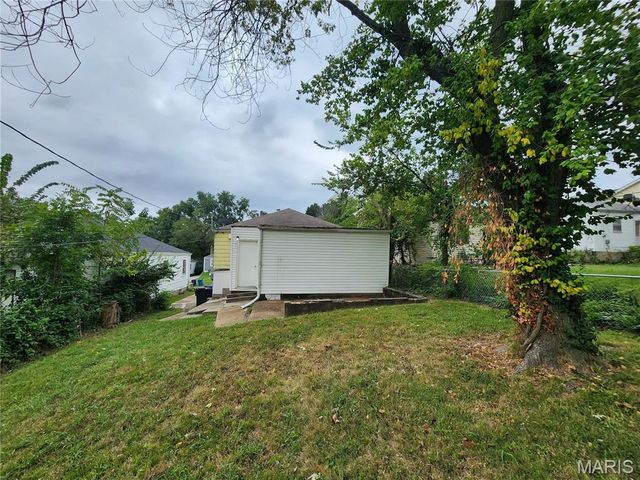 2517 Shirley Avenue, St Louis, MO 63136