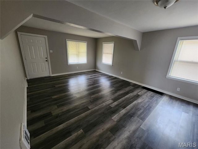 2517 Shirley Avenue, St Louis, MO 63136