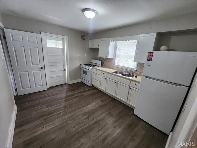 2517 Shirley Avenue, St Louis, MO 63136