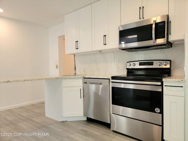 121 OVERLAND Drive, Tobyhanna Twp, PA 18334