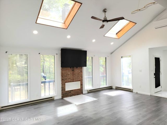121 OVERLAND Drive, Tobyhanna Twp, PA 18334