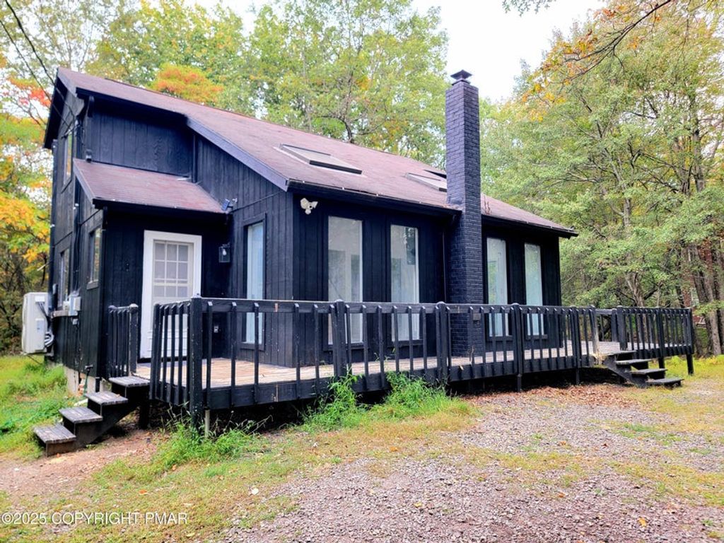 121 OVERLAND Drive, Tobyhanna Twp, PA 18334