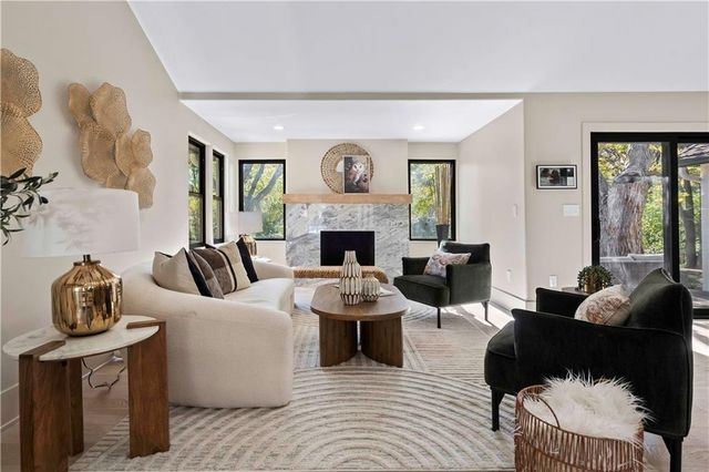 2019 W 81st Terrace, Leawood, KS 66206