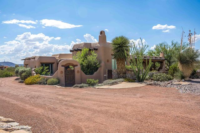 3935 Saguaro Court, Las Cruces, NM 88011