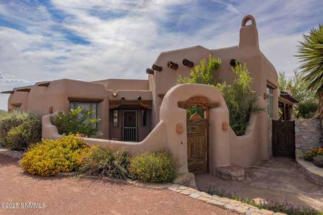 3935 Saguaro Court, Las Cruces, NM 88011
