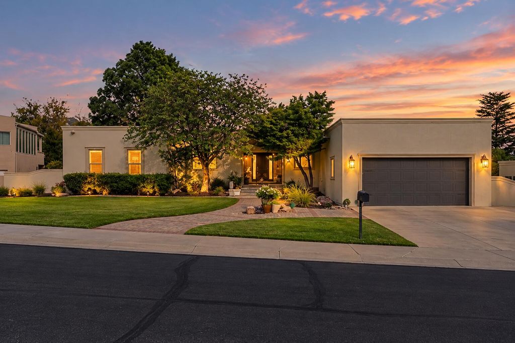 9806 Greenbrier Road NE, Albuquerque, NM 87111