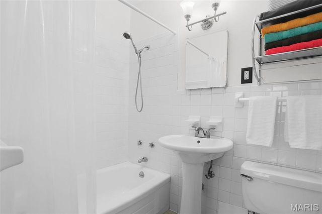 4466 W Pine Boulevard 2F, St Louis, MO 63108