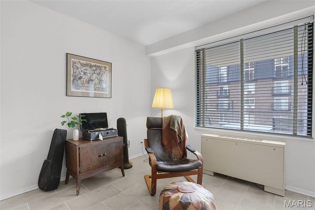 4466 W Pine Boulevard 2F, St Louis, MO 63108