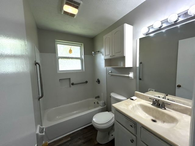 808 Goldcrest Dr, Springfield, TN 37172