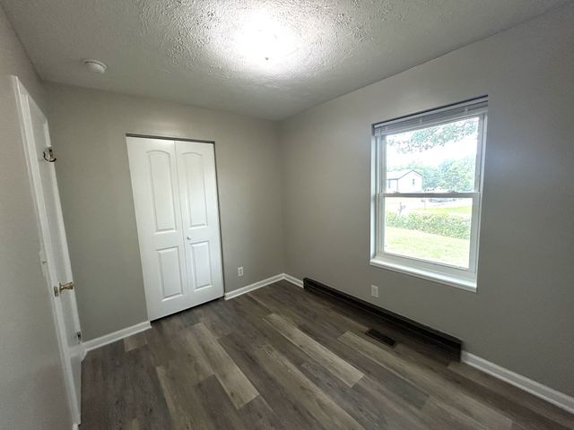 808 Goldcrest Dr, Springfield, TN 37172