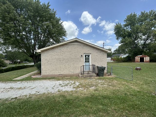 808 Goldcrest Dr, Springfield, TN 37172