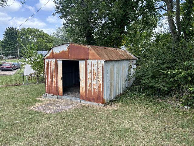 808 Goldcrest Dr, Springfield, TN 37172