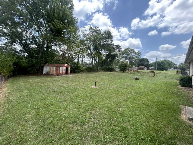 808 Goldcrest Dr, Springfield, TN 37172