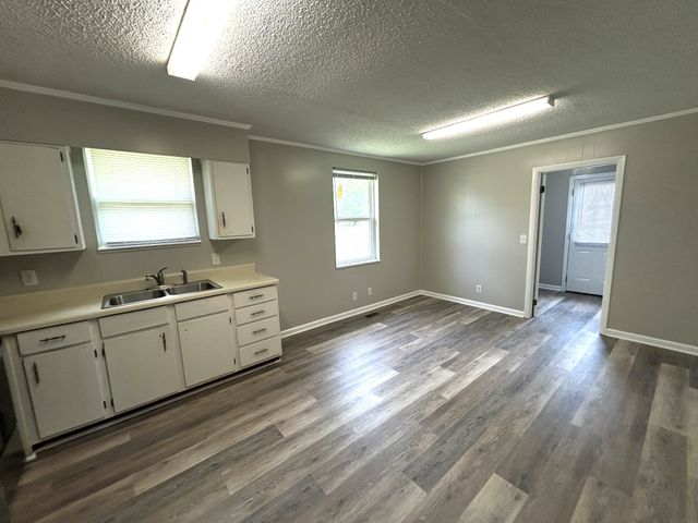 808 Goldcrest Dr, Springfield, TN 37172