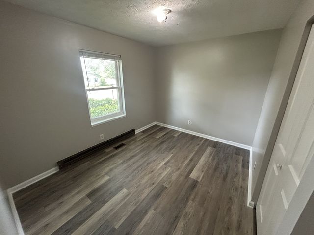 808 Goldcrest Dr, Springfield, TN 37172