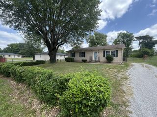 808 Goldcrest Dr, Springfield, TN 37172