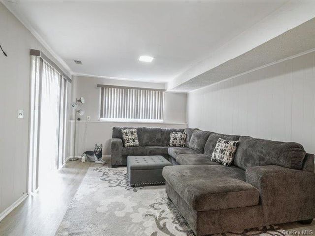 42 Mesa Place, Nanuet, NY 10954