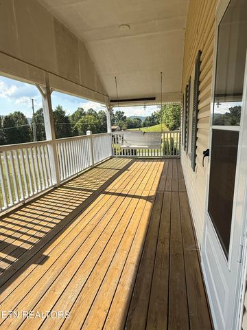 3237 Valley Home Rd, Sevierville, TN 37862