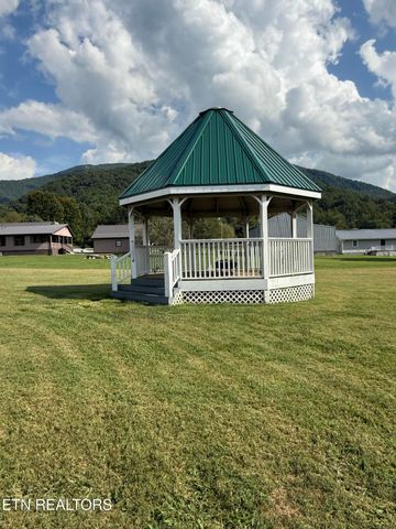 3237 Valley Home Rd, Sevierville, TN 37862