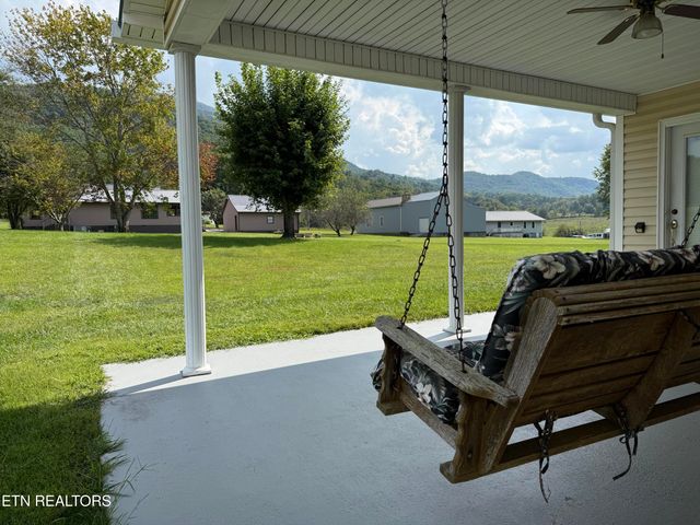 3237 Valley Home Rd, Sevierville, TN 37862