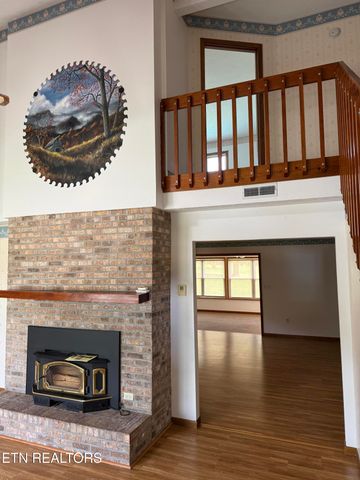 3237 Valley Home Rd, Sevierville, TN 37862