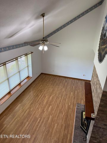 3237 Valley Home Rd, Sevierville, TN 37862