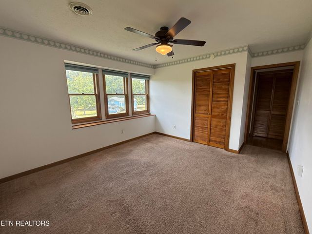 3237 Valley Home Rd, Sevierville, TN 37862