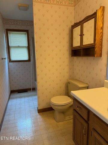 3237 Valley Home Rd, Sevierville, TN 37862