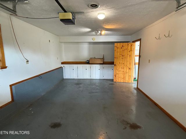 3237 Valley Home Rd, Sevierville, TN 37862