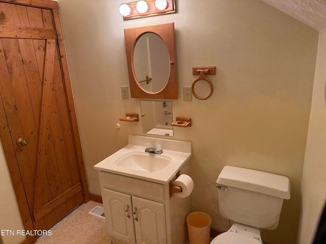 3237 Valley Home Rd, Sevierville, TN 37862