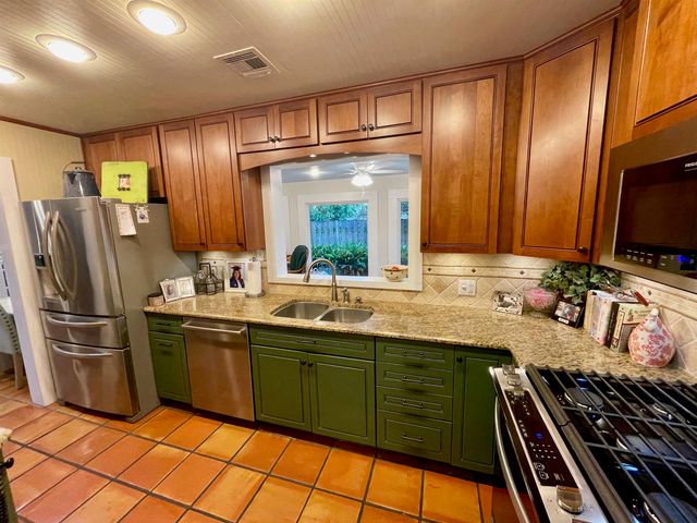 240 East 87th Street, Cut Off, LA 70345