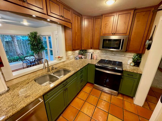 240 East 87th Street, Cut Off, LA 70345