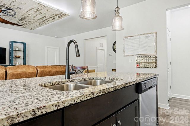 5252 Admirals Landing, Lancaster, SC 29720