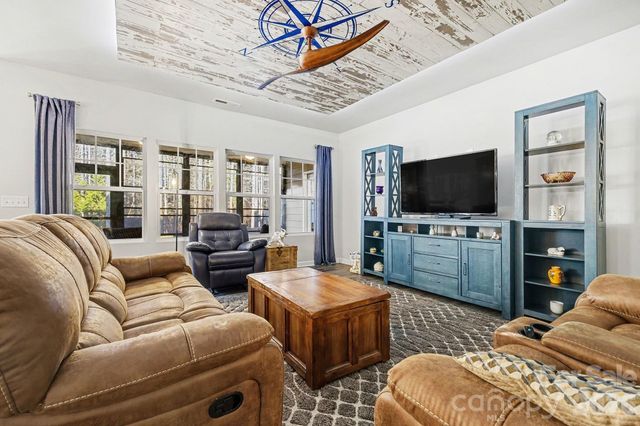 5252 Admirals Landing, Lancaster, SC 29720