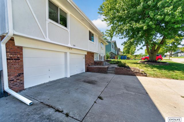 2103 Whitted Drive, Bellevue, NE 68123